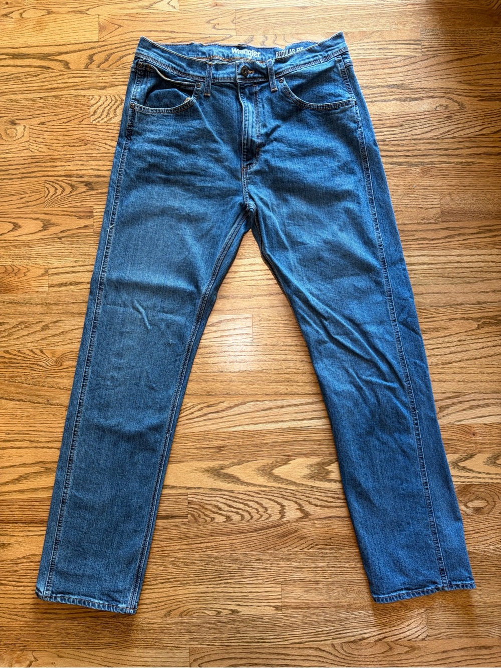 Wrangler Men's Medium Blue Slim Straight Jeans